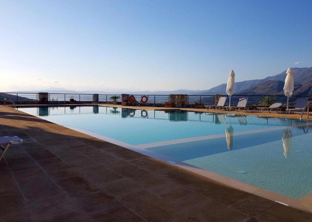 Arbutus - Relaxing Apartment With Fantastic Views Georgioupoli Eksteriør billede