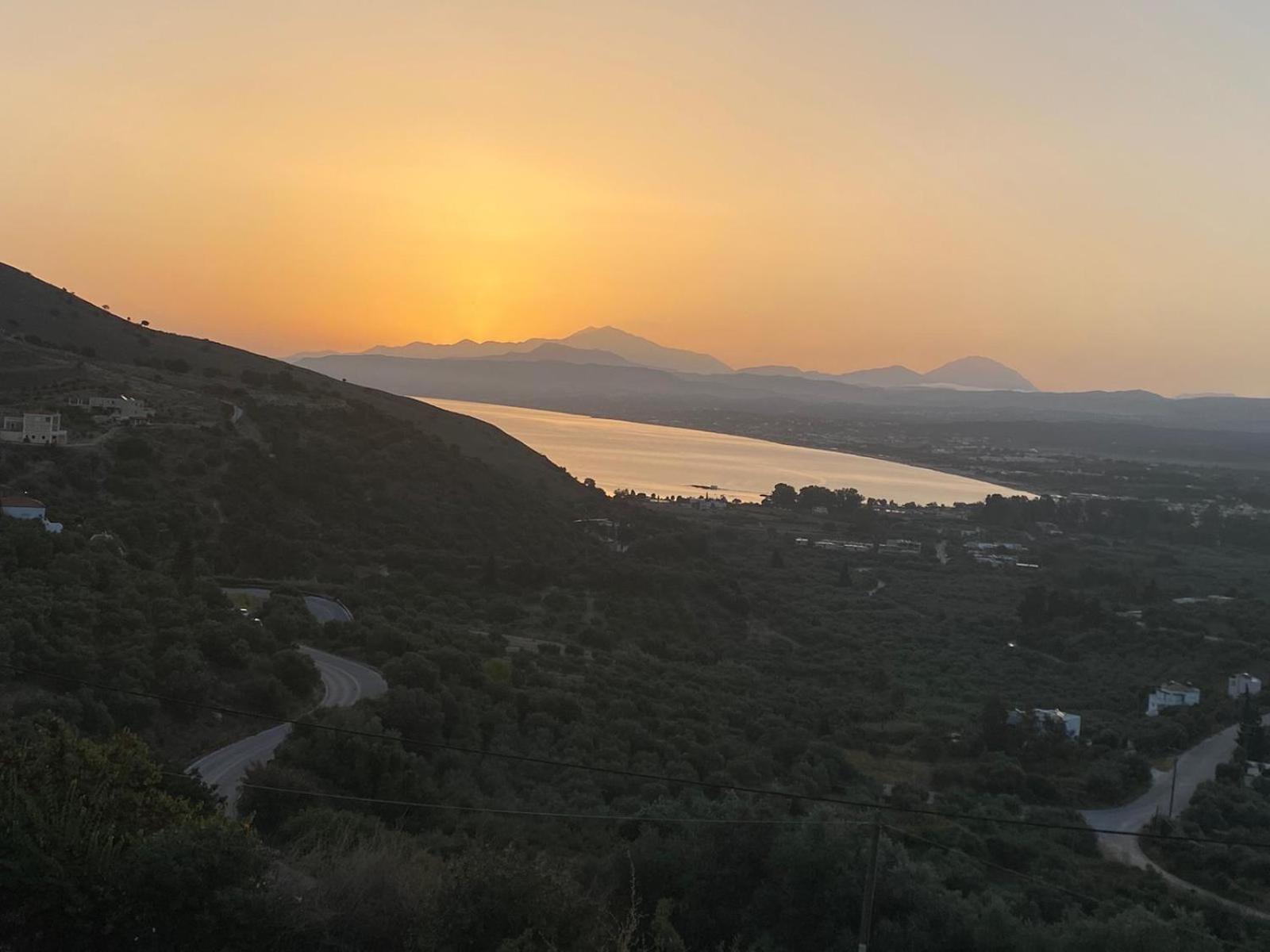 Arbutus - Relaxing Apartment With Fantastic Views Georgioupoli Eksteriør billede
