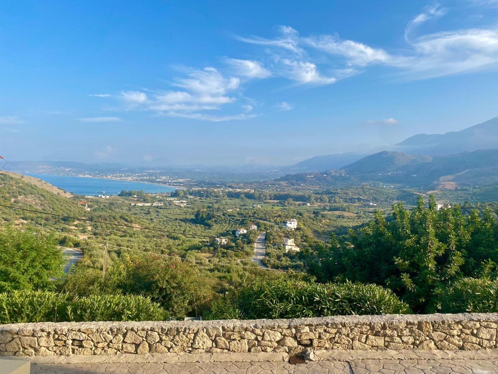 Arbutus - Relaxing Apartment With Fantastic Views Georgioupoli Eksteriør billede